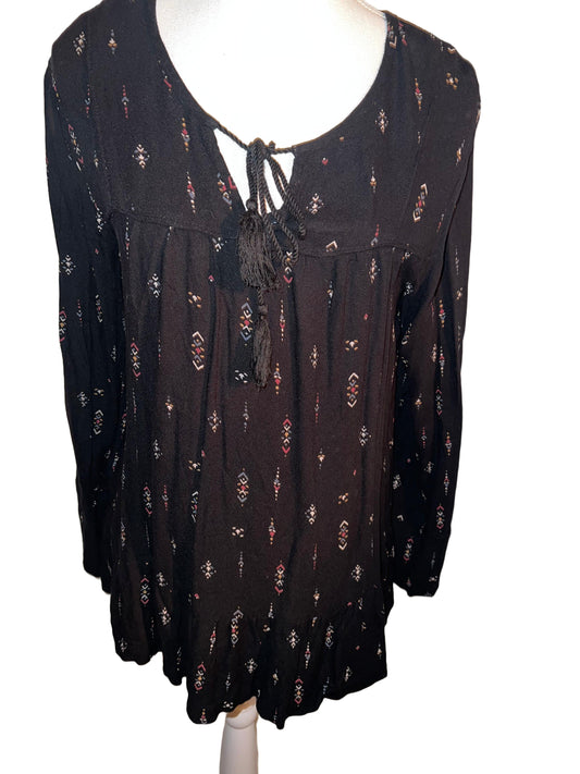 Black Arrow Patterned top