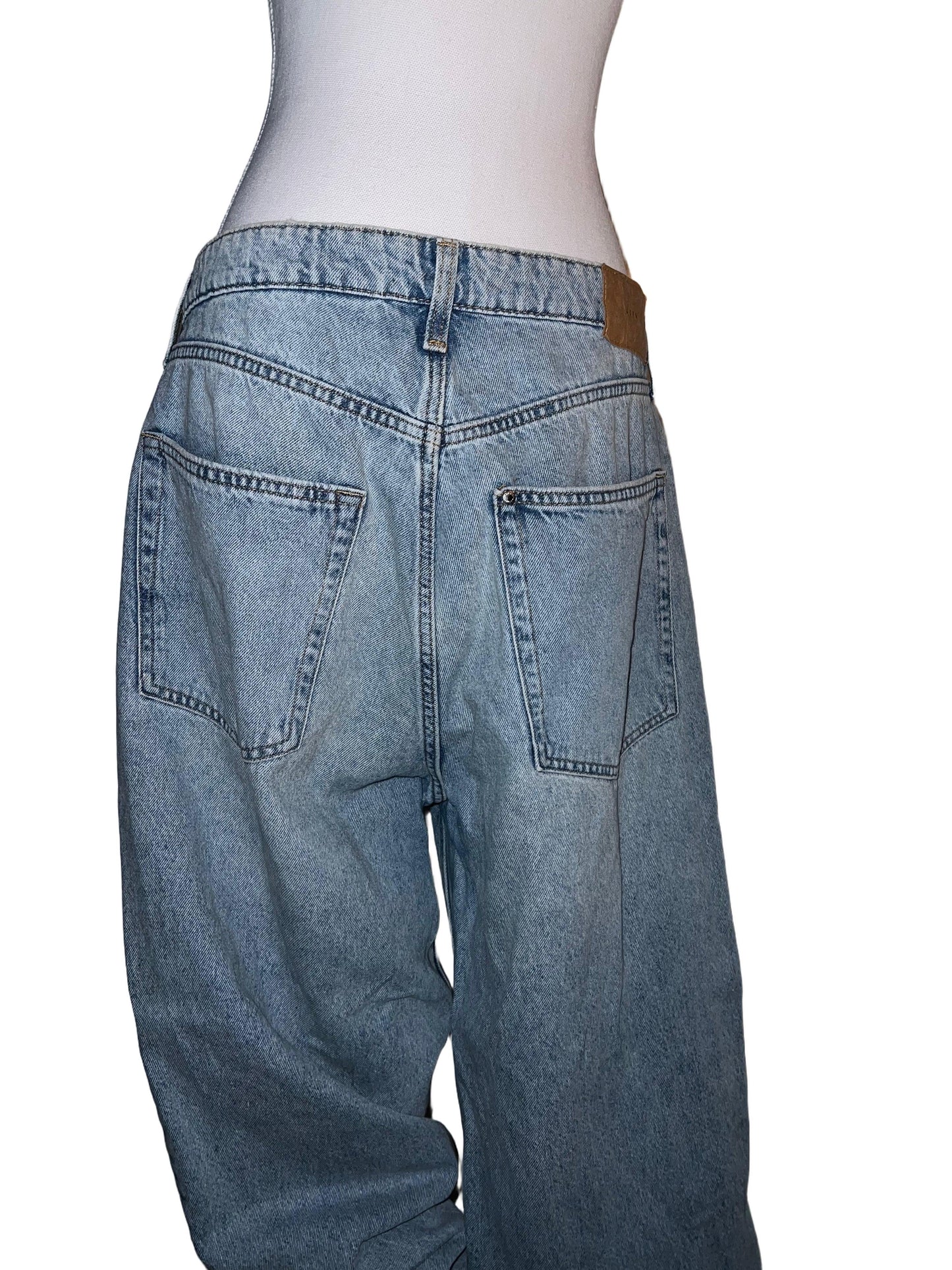 Light Wash Ripped Jeans