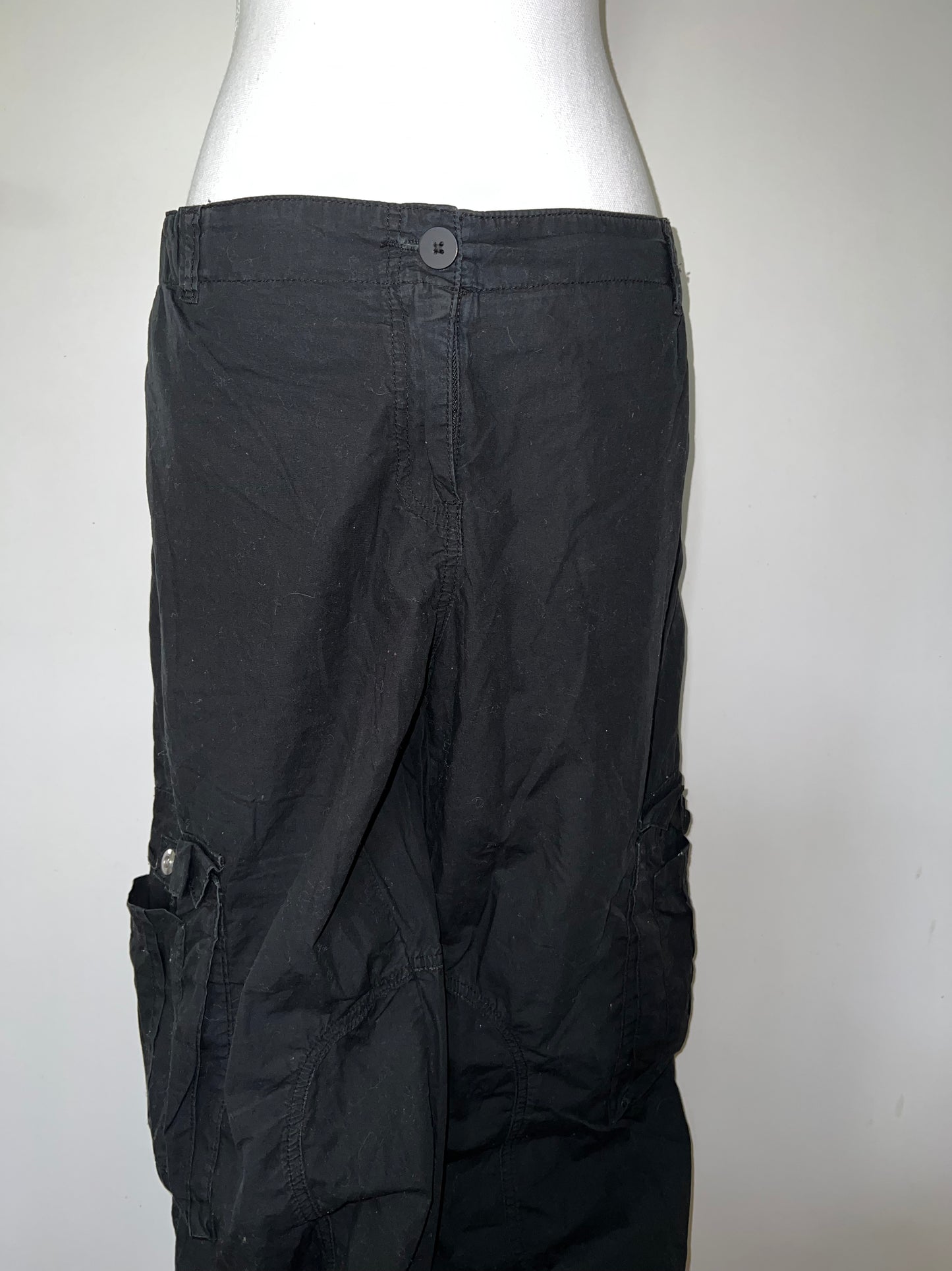 Black Low-rise Cargo Pants